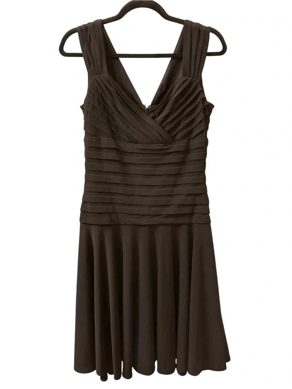 White House Black Market Black Pleated V-Neck Cocktail Dress size 6